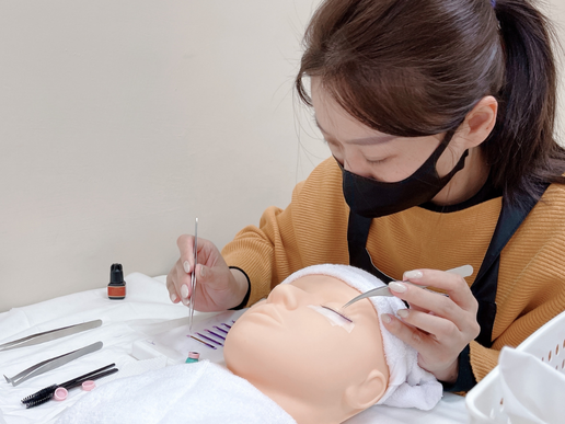 從此美睫技術有新高度與穩定度